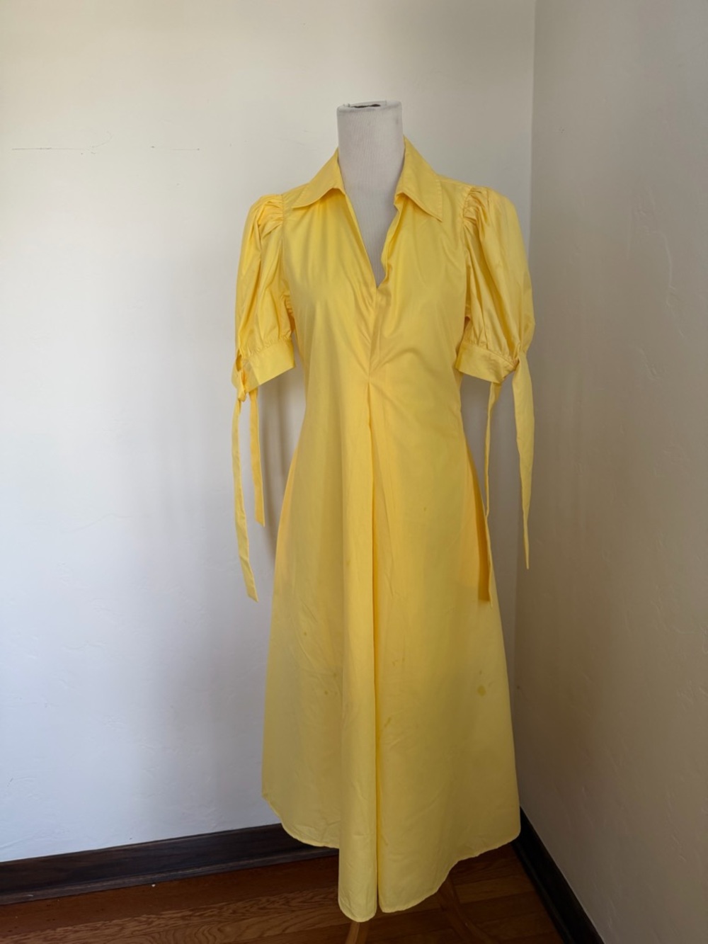 entro Yellow Puff-Sleeve Collared Midi Dress